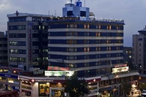 Kervansaray Otellerinin sahibine silahlı saldırı