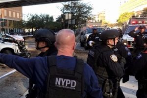 New York'ta bir ara&ccedil;tan yayalara ateş a&ccedil;ıldı