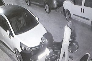&Ouml;nce ka&ccedil;tılar sonra geri d&ouml;n&uuml;p &ccedil;aldılar