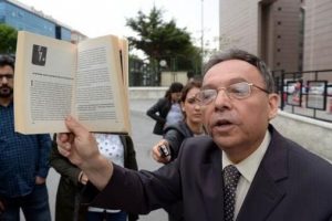 Atat&uuml;rk'e hakaret eden S&uuml;leyman Yeşilyurt'a hapis!