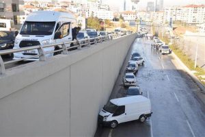 Tam 23 ara&ccedil; birbirine girdi!
