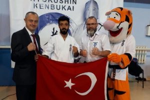 Bursa Yıldırımlı karateciden uluslararası başarı
