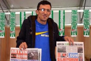 Parası yetmeyince piyango biletini verdi: Kulaklarına inanamadı
