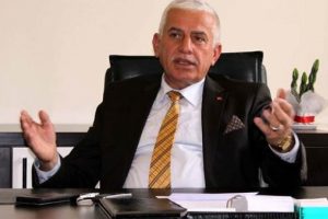 &Uuml;niversiteli kızı FET&Ouml;'den tutuklanınca istifa etti