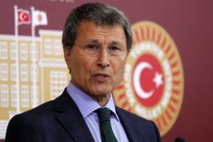 Yusuf Hala&ccedil;oğlu'na intihar şoku!