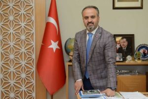 Bursa'nın yeni b&uuml;y&uuml;kşehir belediye başkanı Alinur Aktaş oldu