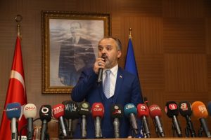 Bursa'nın yeni başkanı Alinur Aktaş:  "Bursa'yı t&uuml;m dinamiklerle y&ouml;neteceğiz"