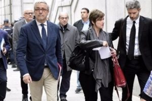 İspanya'da Katalan politikacılar mahkemeye &ccedil;ıktı