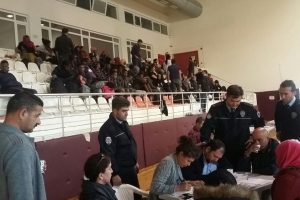 Antalya'da 130 ka&ccedil;ak g&ouml;&ccedil;men yakalandı