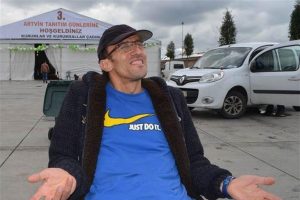 İkramiye kazandığını tesad&uuml;fen &ouml;ğrenmişti, parayla ne yapacağına karar verdi