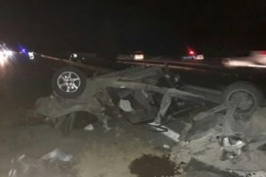 Otomobil ile TIR &ccedil;arpıştı: 2 &ouml;l&uuml;, 2 yaralı