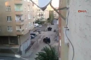 Diyarbakır'da b&uuml;y&uuml;k ter&ouml;r operasyonu! Silah sesleri...