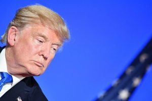 Trump'ın Twitter hesabı kısa s&uuml;reliğine 'yanlışlıkla kapatıldı'