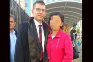 'Soyun dedi, tecav&uuml;z etmeye kalktı'