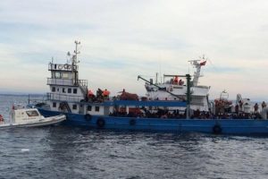 &Ccedil;anakkale'de 305 ka&ccedil;ak yakalandı