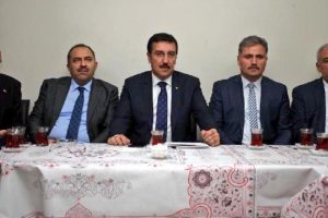 T&uuml;fenkci: Irak'ın toprak b&uuml;t&uuml;nl&uuml;ğ&uuml;nden yanayız