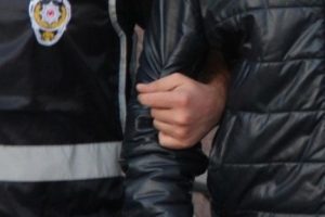 Bursa'da bir gecede 5 kişiyi g&ouml;zaltına aldı!