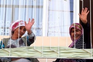 Bakan Elvan'a b&ouml;yle selam verdiler