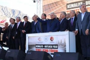 Başbakan Yıldırım: Konuşa konuşa lafı zurnaya &ccedil;evirdi