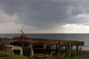 Antalya'da hortum paniği!