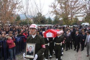 Şehit Y&uuml;zbaşı son yolculuğuna uğurlandı