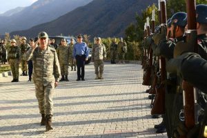 Akar, Hakkari'de temaslarda bulundu