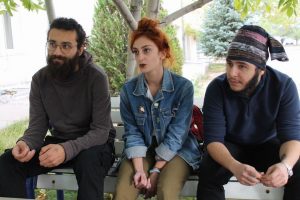 Otostop&ccedil;u gen&ccedil;ler 300 lira ile 3 &uuml;lke dolaştı