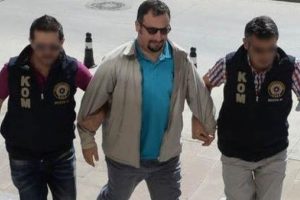 Eski savcı mehdiliğini ilan etti