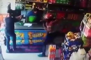 Market sahibini başından vurdular