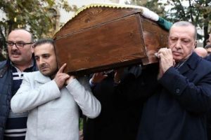 Cumhurbaşkanı Erdoğan'dan sınıf arkadaşına son g&ouml;rev