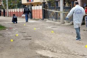 Sokak ortasında silahlı kavga: 6 yaralı