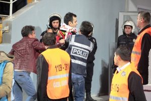 G&ouml;ztepe-Beşiktaş ma&ccedil;ında g&ouml;zaltı