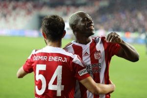 Kone Sivas'ı galibiyete taşıdı