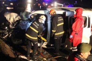 5 ara&ccedil; birbirine girdi: 1 &ouml;l&uuml;, 7 yaralı