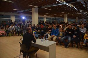 Rotasız Seyyah Mehmet Gen&ccedil; Bursa'da takip&ccedil;ileriyle biraraya geldi
