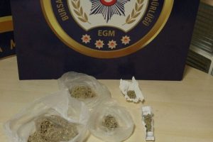 Bursa'da uyuşturucu taciri yakayı ele verdi