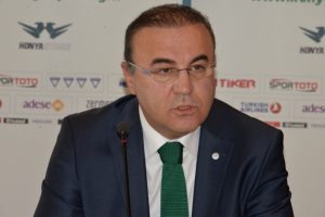 Atiker Konyaspor C&uuml;neyt &Ccedil;akır'dan &ouml;z&uuml;r bekliyor