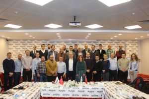 Ahududu yetiştiricileri Bursa'da buluştu