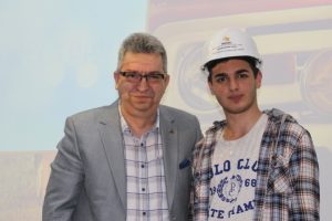 Bursa'da inşaat m&uuml;hendisi &ouml;ğrencilerinin baret heyecanı