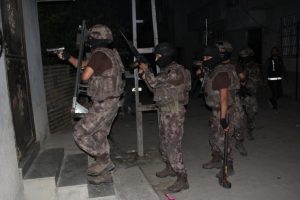 Zehir tacirlerine darbe &uuml;st&uuml;ne darbe
