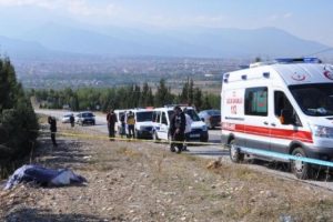 Yol kenarında cesedi bulundu