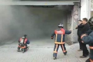 İstanbul Beşiktaş'ta yangın paniği