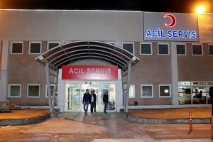 &Uuml;niversite &ouml;ğrencilerine &ccedil;arpıp ka&ccedil;tı