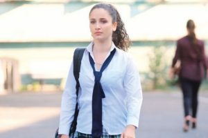 Kırgın &Ccedil;i&ccedil;ekler'in Song&uuml;l'&uuml;, hamile kalınca senaryo değiştirildi