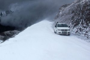 Hava buz kesti! Kar ve tipi ulaşımı etkiledi