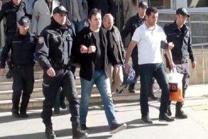 5 ilde m&uuml;d&uuml;r ve &ouml;ğretmenlerine operasyon: 11 g&ouml;zaltı