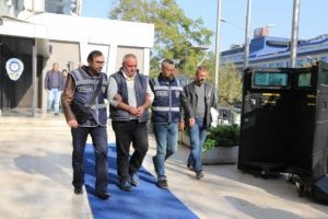 Bursa'da otomobil dolandırıcıları yakalandı