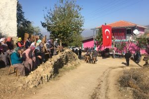 Şehidin baba evine ateş d&uuml;şt&uuml;