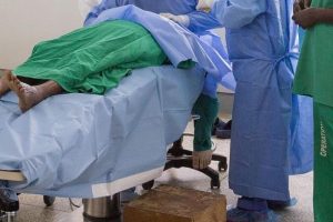 Uganda'da doktorlardan 's&uuml;resiz grev'