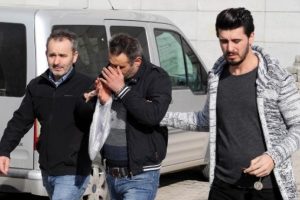 Kiraladığı evde uyuşturucu satarken yakalandı